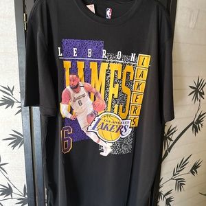 Lebron James Lakers xl shirt
